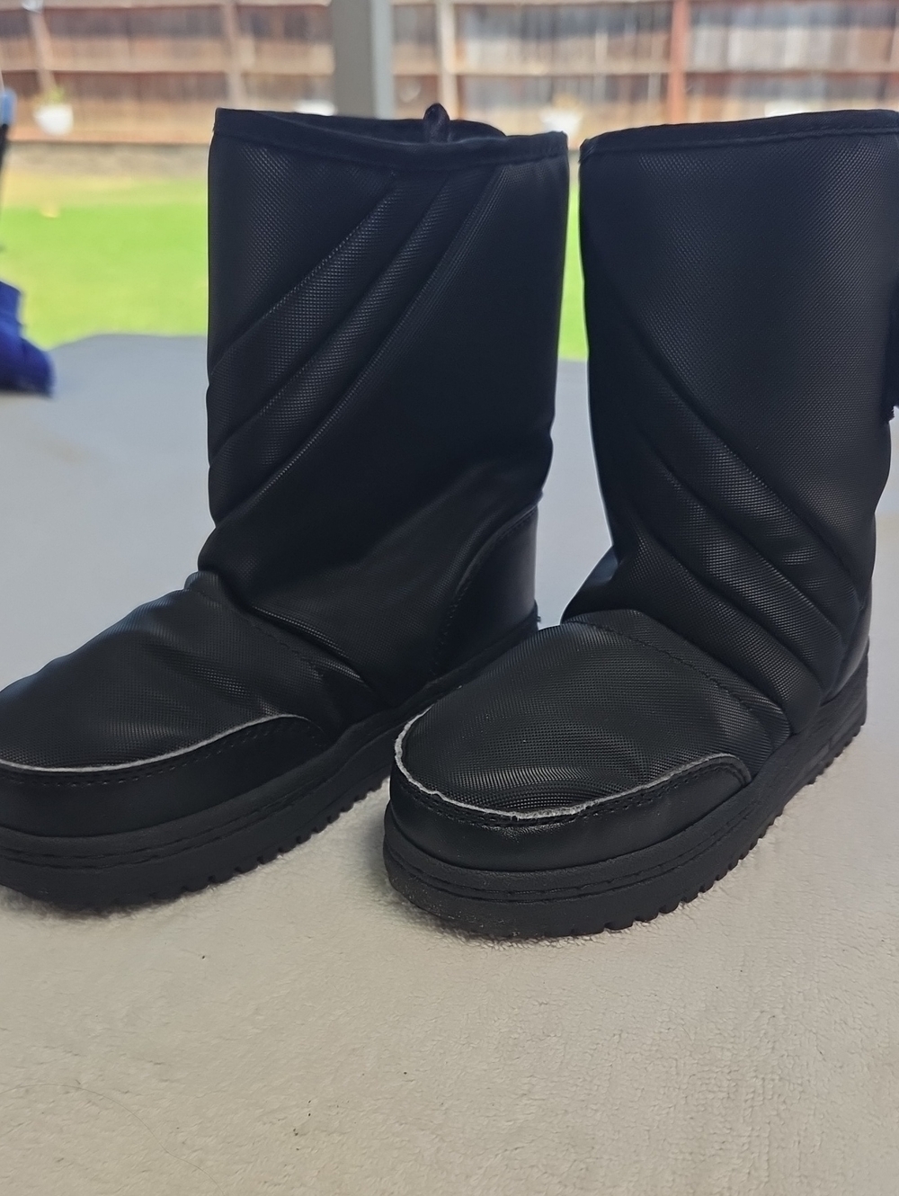 Kids Black Quilted Winter Boots & Pair Of Mittons Sz 11